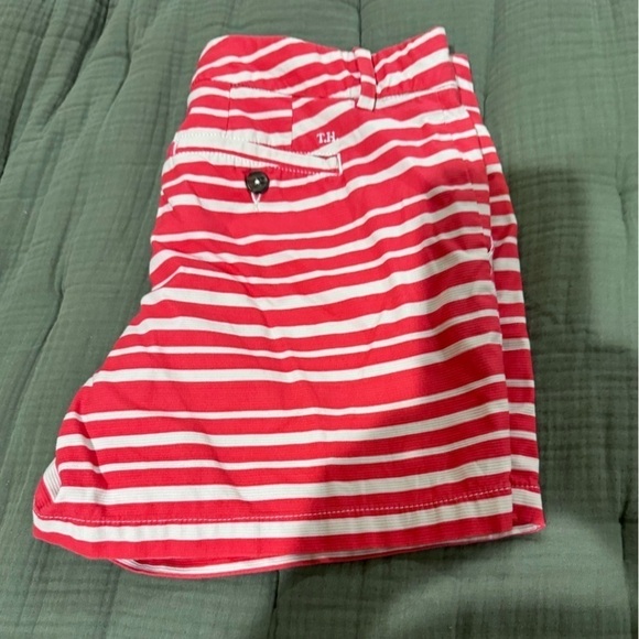 Good used condition Tommy Hilfiger shorts. Sz 6 - Picture 8 of 10